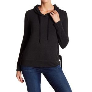 CABLE & GAUGE | Black Side Grommet Pullover